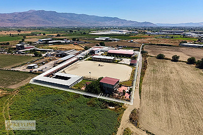 İzmir Menemen'de Satılık Binicilik Tesisi ve Çiftlik - 14.625 m²